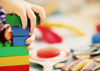 Επιπλέον 20.000 οικογένειες αποκτούν πρόσβαση σε βρεφονηπιακούς σταθμούς