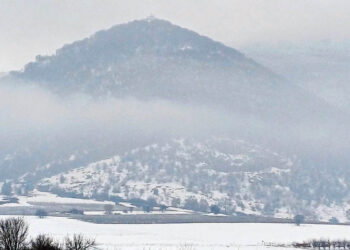 Λευκό Τοπίο στην Εορδαία: Η Ασβεστόπετρα ντυμένη με χιόνι και ομίχλη