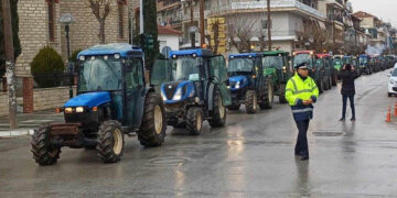 Φωτογραφίες: Πορεία των αγροτών με τρακτέρ μέσα από το κέντρο της Πτολεμαΐδας