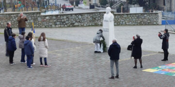 Τιμήθηκαν οι Τρεις Ιεράρχες στα Σχολεία  Βελβεντού, Πλατανορεύματος και Βαθυλάκκου  (του παπαδάσκαλου Κωνσταντίνου Ι. Κώστα)