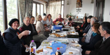 Κοζάνη: Η Οικολογική Κίνηση έκοψε την πρωτοχρονιάτικη πίτα της (Φωτογραφίες και βίντεο)