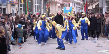 Κρόκος Κοζάνης: Εντυπωσιακές οι παρουσίες στην αποκριάτικη παρέλαση  (Βίντεο Top Channel)