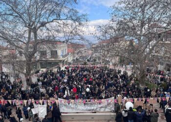 Ενωμένα τα Σέρβια στο συλλαλητήριο 2 χρόνια μετά την τραγωδία των Τεμπών (Φωτογραφίες)