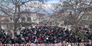 Ενωμένα τα Σέρβια στο συλλαλητήριο 2 χρόνια μετά την τραγωδία των Τεμπών (Φωτογραφίες)