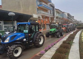 Ο Α. Πουγαρίδης μεταφέρει το κλίμα από την πορεία των αγροτών – “Πάνω από 90 τρακτέρ”