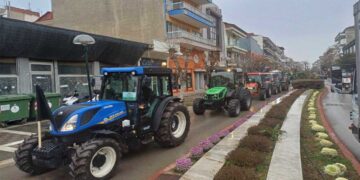 Ο Α. Πουγαρίδης μεταφέρει το κλίμα από την πορεία των αγροτών – “Πάνω από 90 τρακτέρ”