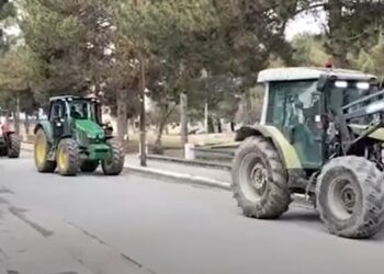 Μπλόκο Αντιγόνου: Βγήκαν με τα τρακτέρ στο Αμύνταιο – Συνεχίζουν τις κινητοποιήσεις