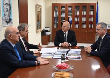 Οι παραχωρήσεις στρατοπέδων και η αναδιοργάνωση των σχηματισμών στη Δυτική Μακεδονία- Οι συζητήσεις Δένδια στην Περιφέρεια και την 9η Ταξιαρχία