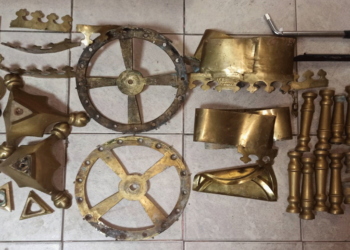 Πτολεμαΐδα: Έκλεψαν 2 μπρούτζινα μανουάλια από παρεκκλήσι και τους “έπιασαν” στην Έδεσσα