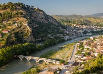 3ημερη Ορειβατική και Τουριστική Δραστηριότητα στην Αλβανία διοργανώνει η Ορειβατική Λέσχη Εορδαίας