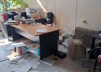 Επίθεση από κουκουλοφόρους στον πρόεδρο του τμήματος Μαθηματικών του ΕΚΠΑ – Απείλησαν ότι θα τον σκοτώσουν