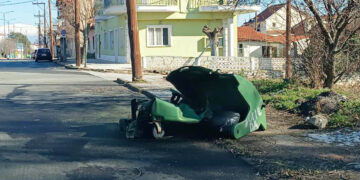 Φλώρινα: Καταστράφηκαν δεκάδες κάδοι απορριμμάτων από ρίψη στάχτης – Συστάσεις από τον Δήμο
