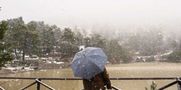 Νέο έκτακτο δελτίο από την ΕΜΥ – Κύμα ψύχους σε δύο φάσεις, πτώση θερμοκρασίας έως 10 βαθμούς και χιόνια, δείτε πώς θα κινηθεί η κακοκαιρία