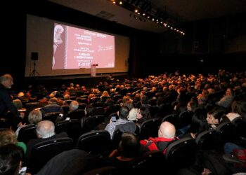 Σε κλίμα συγκίνησης η συναυλία του ΚΚΕ Δυτ. Μακεδονίας αφιερωμένη στο Δημήτρη Μητροπάνο (Βίντεο + Φώτο)