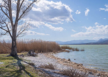 Ανεξερεύνητοι Τόποι -Λίμνη Πετρών, η γοητευτική λίμνη της Φλώρινας