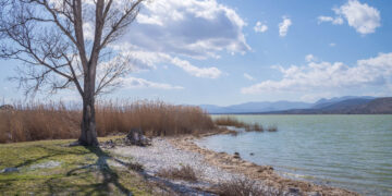 Ανεξερεύνητοι Τόποι -Λίμνη Πετρών, η γοητευτική λίμνη της Φλώρινας