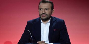 Ο πρ. Υπουργός Νίκος Παππάς στην εκδήλωση κοπής της Βασιλόπιτας του ΣΥΡΙΖΑ Κοζάνης τη Δευτέρα 17/2