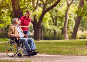 Ζαχαράκη: Θα αυξήσουμε τους ωφελούμενους στο πιλοτικό πρόγραμμα του Προσωπικού Βοηθού