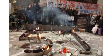 Πτολεμαΐδα: Εκδήλωση στη μνήμη των θυμάτων των Τεμπών (video – φωτο)