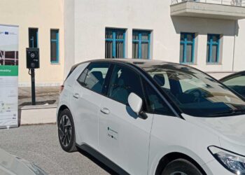 Η Περιφέρεια Δυτικής Μακεδονίας πρωτοπορεί στην ηλεκτροκίνηση –  Δύο νέα ηλεκτρικά αυτοκίνητα στη διάθεση του Δήμου Αμυνταίου και της Διεύθυνσης Τεχνικών Υπηρεσιών