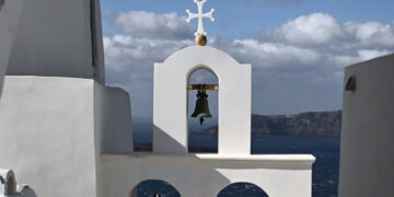 Οι σεισμολόγοι «βλέπουν» σεισμό 6-6.5 ρίχτερ, τα σενάρια για το ηφαίστειο της Σαντορίνης – Ζωντανή εικόνα από το νησί