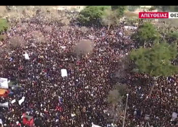 Συγκλονιστικά βίντεο από drone σε Αθήνα και Θεσσαλονίκη – Πρωτοφανής λαοθάλασσα