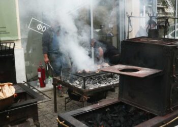Ο καιρός την Τσικνοπέμπτη 2025 – Κακά τα μαντάτα, δύσκολο το ψήσιμο