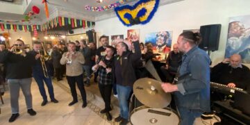 Γλέντι με χάλκινα στα μαγαζιά της Κοζάνης – VIDEO από τον Γιάννη Γρίβα στο “RESTO”