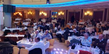 Γλέντι και χορός στον ετήσιο αποκριάτικο χορό της Θρακικής Εστίας Εορδαίας (Φωτογραφίες)