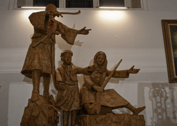 Εγκαινιάστηκε στο κατάμεστο ΥΜΑΘ η Έκθεση κειμηλίων και τεκμηρίων «ΕΠΑΝΑΣΤΑΣΗ 1821: Ο ΑΓΩΝΑΣ ΓΙΑ ΤΗΝ ΠΑΛΙΓΓΕΝΕΣΙΑ»