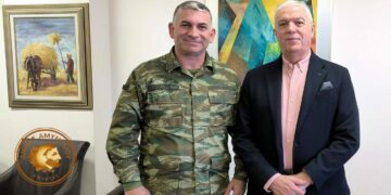 Εθιμοτυπική επίσκεψη του Διοικητή του Στρατοπέδου Παπαπέτρου, στον Δήμαρχο Αμυνταίου