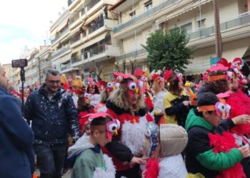 Πτολεμαΐδα: Με πολύ κέφι και μεγάλη συμμετοχή τα πληρώματα της αποκριάτικης παρέλασης-Οι πρώτες φωτογραφίες