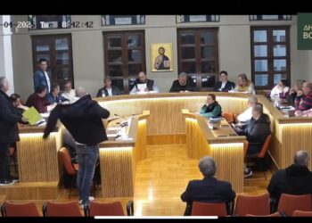 Βόιο: Η ερώτηση που δεν απαντήθηκε έφερε πόλεμο ανακοινώσεων- Αυτοκράτορες, καφετζήδες, συκοφάντες και αποχωρήσεις(video)