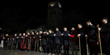 Άναψε ο Φανός Λάκκος τ’ Μάγγαν το βράδυ του Σαββάτου (Φώτο + Βίντεο)