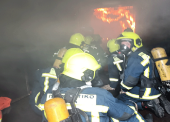 Δόκιμοι της Σχολής Πυροσβεστών Πτολεμαΐδας εκπαιδεύτηκαν στη Θεσσαλονίκη για την εξέλιξη μιας πυρκαγιάς σε προσομοίωση