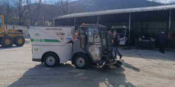 Στις Πρέσπες το πρώτο αμιγώς ηλεκτρικό σάρωθρο στην Ελλάδα (video)