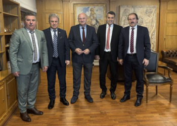 Κλιμάκιο Περιφέρειας στο ΥΠΑΑΤ – Τα αγροκτηνοτροφικά θέματα και οι υποδομές της Καστοριάς στο επίκεντρο της συζήτησης