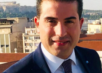 Ας αντιγράψουμε τουλάχιστον αυτούς που πέτυχαν, εφόσον δε μπορούμε να πρωτοτυπήσουμε (Γράφει ο Χάρης Κάτανας)