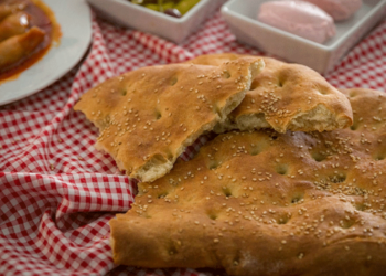 Συνταγή της “Melisoula” για Λαγάνα χωρίς ζύμωμα – Πανεύκολη και πεντανόστιμη