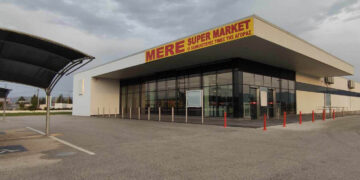 Ξεκίνησε το στήσιμο του ρωσικού σούπερ μάρκετ MERE στην Πτολεμαΐδα – Δείτε πώς είναι μέσα (Φωτογραφίες)