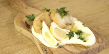 Παραδοσιακός μπακαλιάρος σκορδαλιά, δια χειρός Άκη Πετρετζίκη