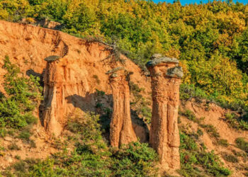 Κοζάνη: Oι απόκοσμοι γεωλογικοί σχηματισμοί που θυμίζουν τοπία της Καππαδοκίας