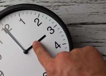 Αλλάζει η ώρα την Κυριακή