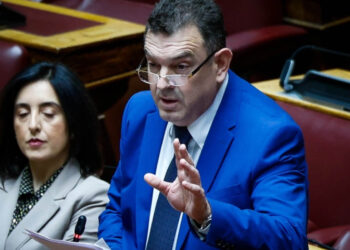 Βουλευτής της Νίκης τα έσπασε στην Εθνική Πινακοθήκη γιατί θεώρησε βλάσφημη έκθεση – Συνελήφθη και οδηγείται στη ΓΑΔΑ