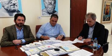 Βελτιώνεται ο δρόμος από Δρέπανο προς Άγιο Δημήτριο και Ακρινή και μπαίνουν πεζοδρόμια στο Πρωτοχώρι