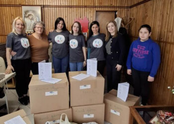 Στήριξη σε πολύτεκνες οικογένειες της Πτολεμαΐδας από τη «Νεανική Αρωγή» (Βίντεο)