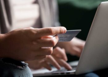 Προπληρωμένη κάρτα ΟΠΕΚΑ και ΔΥΠΑ: Πώς θα κάνετε αίτηση για την έκδοσή της ώστε να ενεργοποιηθεί στις 15 Μαρτίου