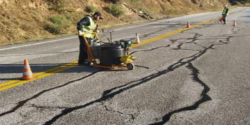 Σφράγιση ρωγμών στο δρόμο της Κλεισούρας και άλλους επαρχιακούς δρόμους της Καστοριάς