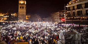 Κοζάνη: Κατάμεστη η Πλατεία Νίκης στο 22ο Πάρτι Nεολαίας – Γλέντι ως αργά το βράδυ (Βίντεο + Φώτο)