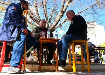 Αναδροµικά έως 12.000 ευρώ για 150.000 συνταξιούχους